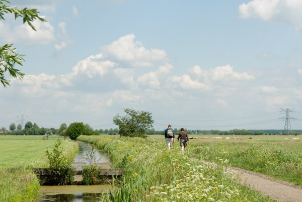 wandelaars Hollandse kade LAW 1-3. © Jan Kok