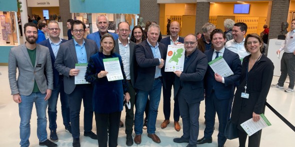 Petitie voor een mooi en gezond Nederland overhandigd aan Tweede Kamer.jpg