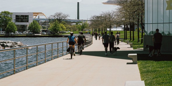 LR - Wandelen en fietsen op hetzelfde pad pexels-ricardo-esquivel-2418987.jpg