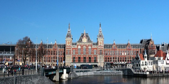 henrie van zoggel centraal station amsterdam.JPG