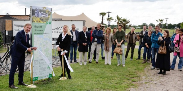 Esther Rommel en Jan-Jaap de Kloet opening.jpg