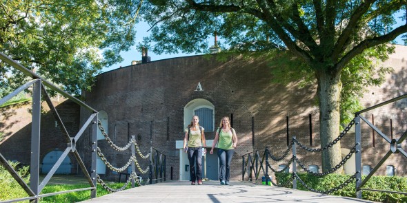 Wandelaars bij fort Asperen-37_bijgesneden.jpg