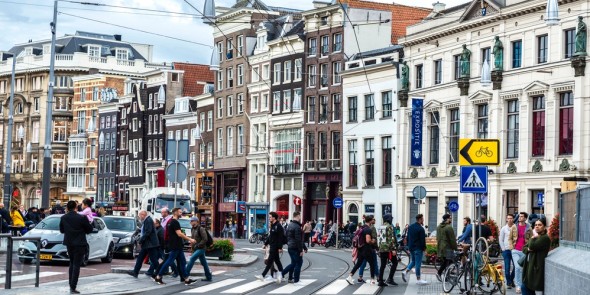 Amsterdam shutterstock_1735721021 (rechtenvrij) afgekocht Shutterstock_bijgesneden.jpg